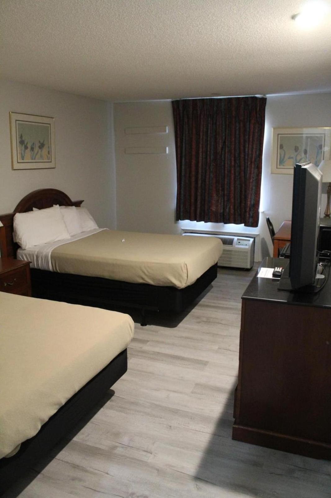 Raceway Inn Дарлингтън Екстериор снимка